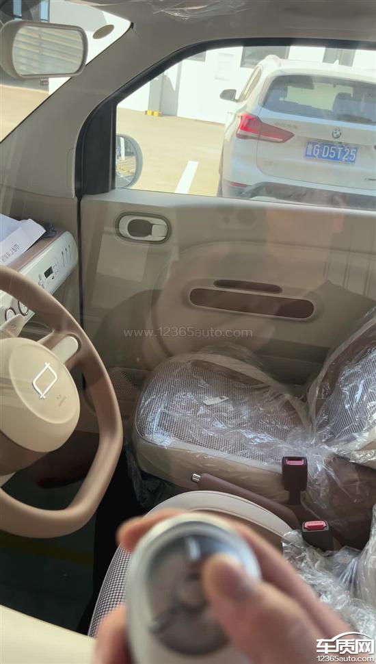 一汽奔腾小马副驾驶车门门锁故障
