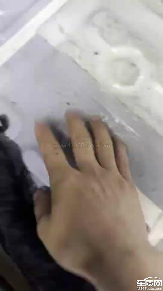 方程豹豹5车辆密封不严导致进水