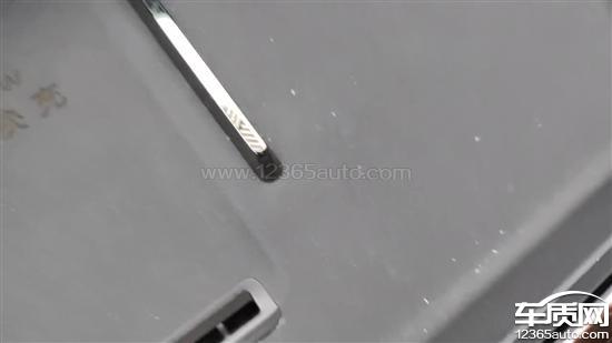吉利银河E8空调启动后喷白色粉末
