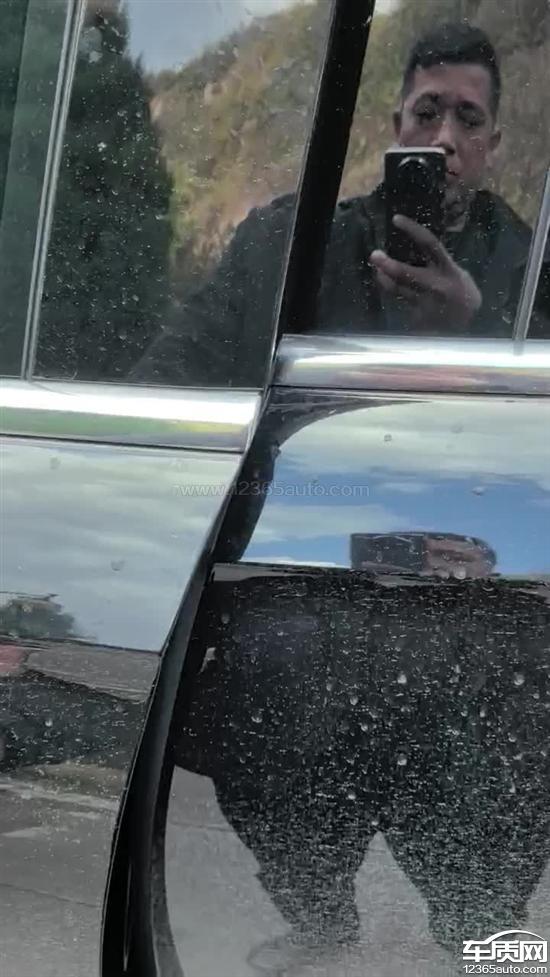 奇瑞风云T11尾灯进水 车门开关碰撞