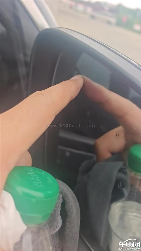 奇瑞瑞虎8 PLUS转向机异响 后视镜折叠卡滞