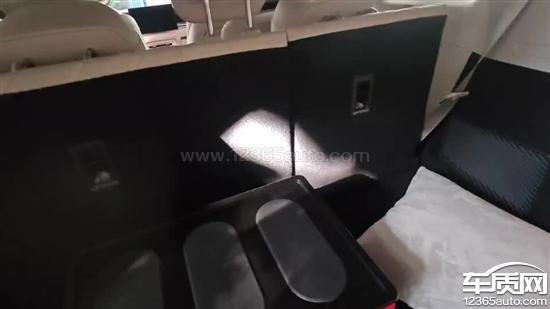 比亚迪大唐第三排座位折叠会自动弹起