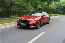 寶馬i5 M60