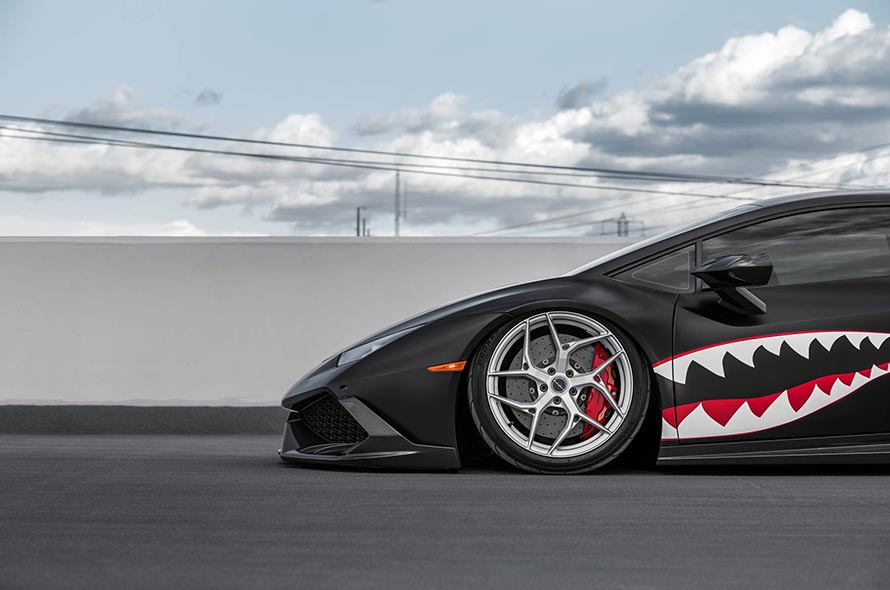 兰博基尼huracan改装迷彩鲨鱼脸