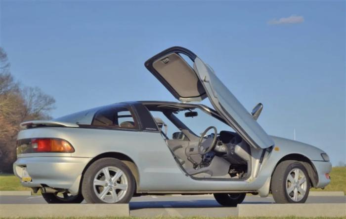 丰田就是无聊保守代名词这台蝴蝶门的丰田跑车你见过吗