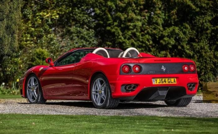 心中的那一抹红你的法拉利初印象是不是它