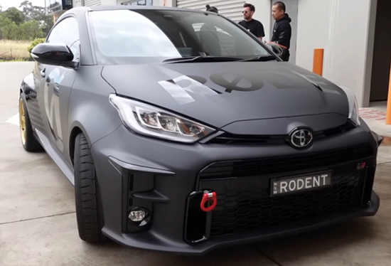 地表最强三缸机这台丰田gryaris简直杀疯了