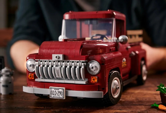 玩点不一样的乐高10290无版权皮卡车