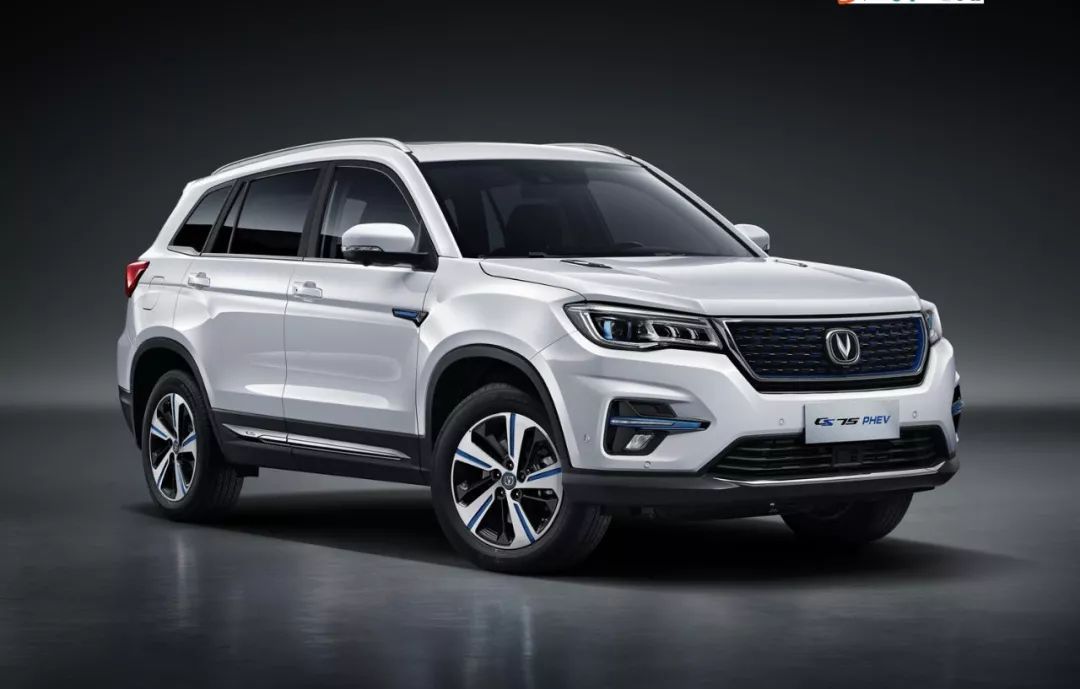 豪华驾舱引领新潮流走进长安cs75phev的品质空间