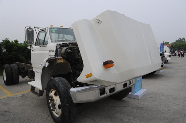 路边的经典实干类美规大皮卡福特f700