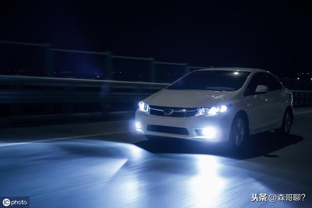 夜间安全行车有窍门,牢记"走灰不走黑"