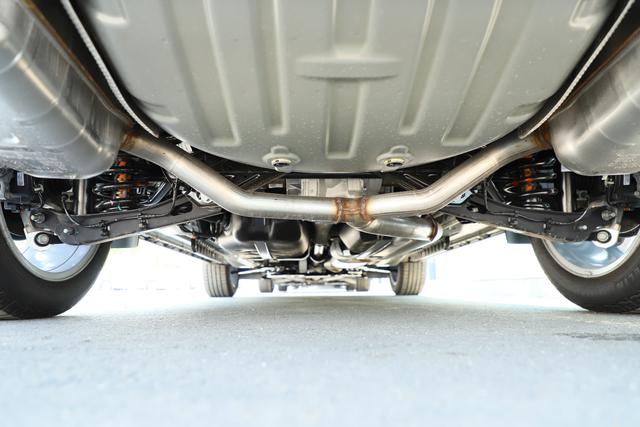 凯迪拉克xt6底盘用料对不起自己身价?电磁悬架能否弥补先天缺陷