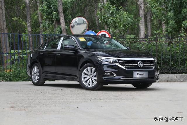 新款帕萨特车长近5米,外观配置再升级,经典中级车也开始看脸了